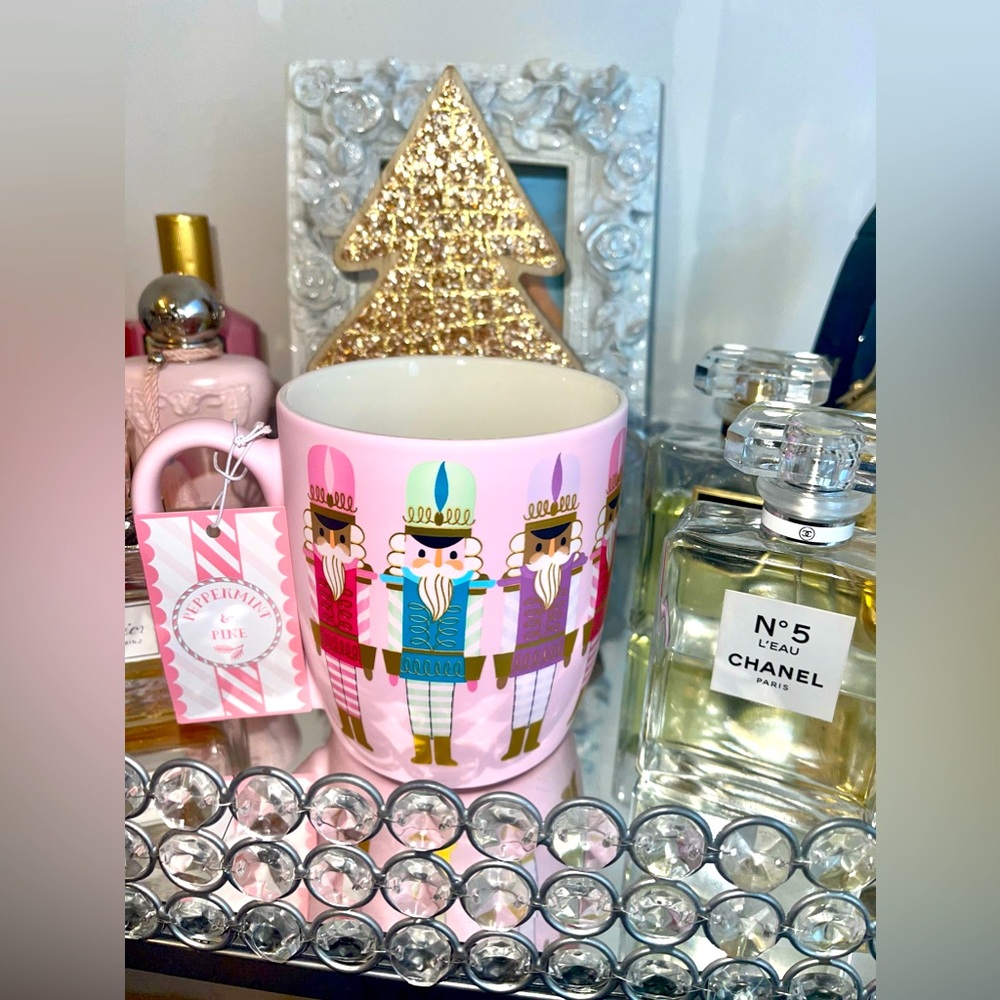 Holiday mug ☕️💞 - Picture 1 of 4